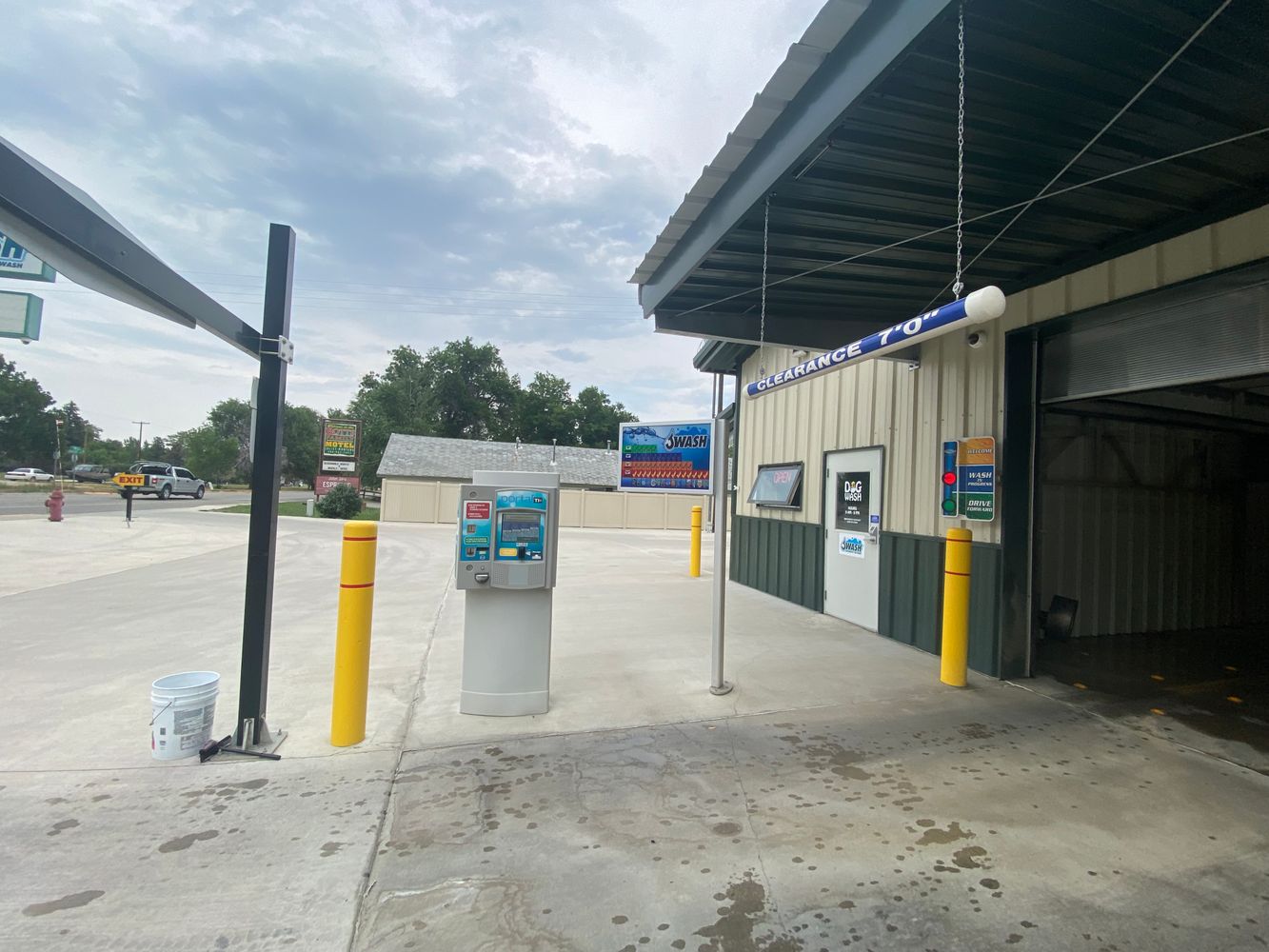 Car Wash: 504 W Front Ave, Joliet, MT 59041